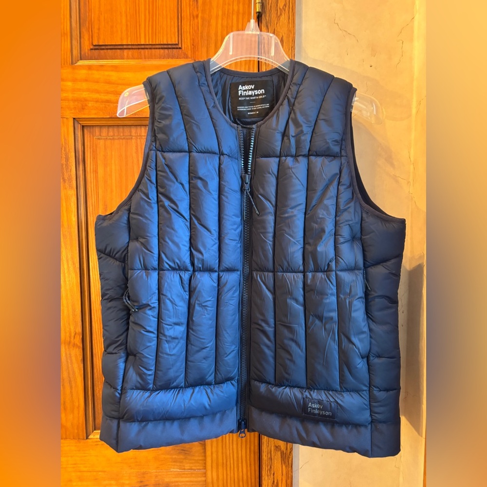 Askov Finlayson Women's Puffer Vest M Navy